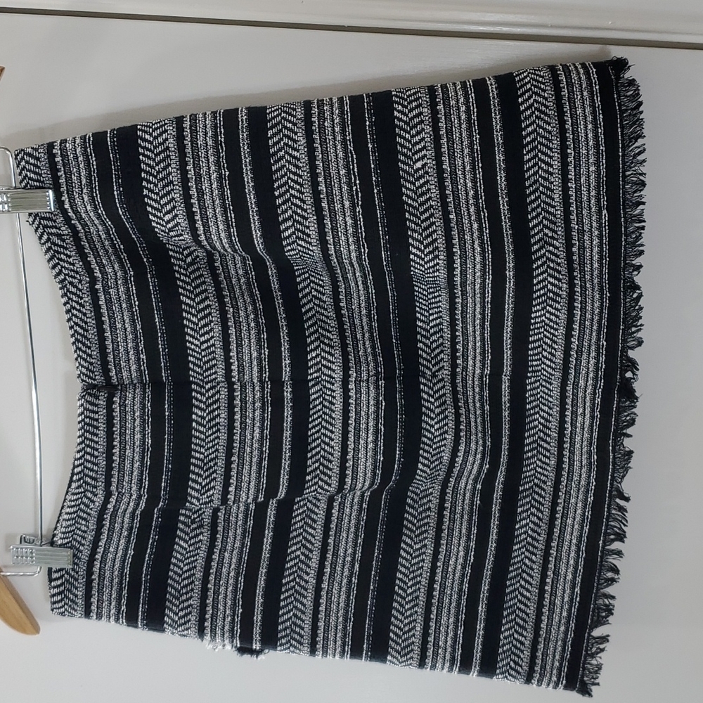 Loft Black/White Tweed with Fringe Skirt, sz 8 - Picture 7 of 8